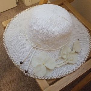 Crocheted white sunhat